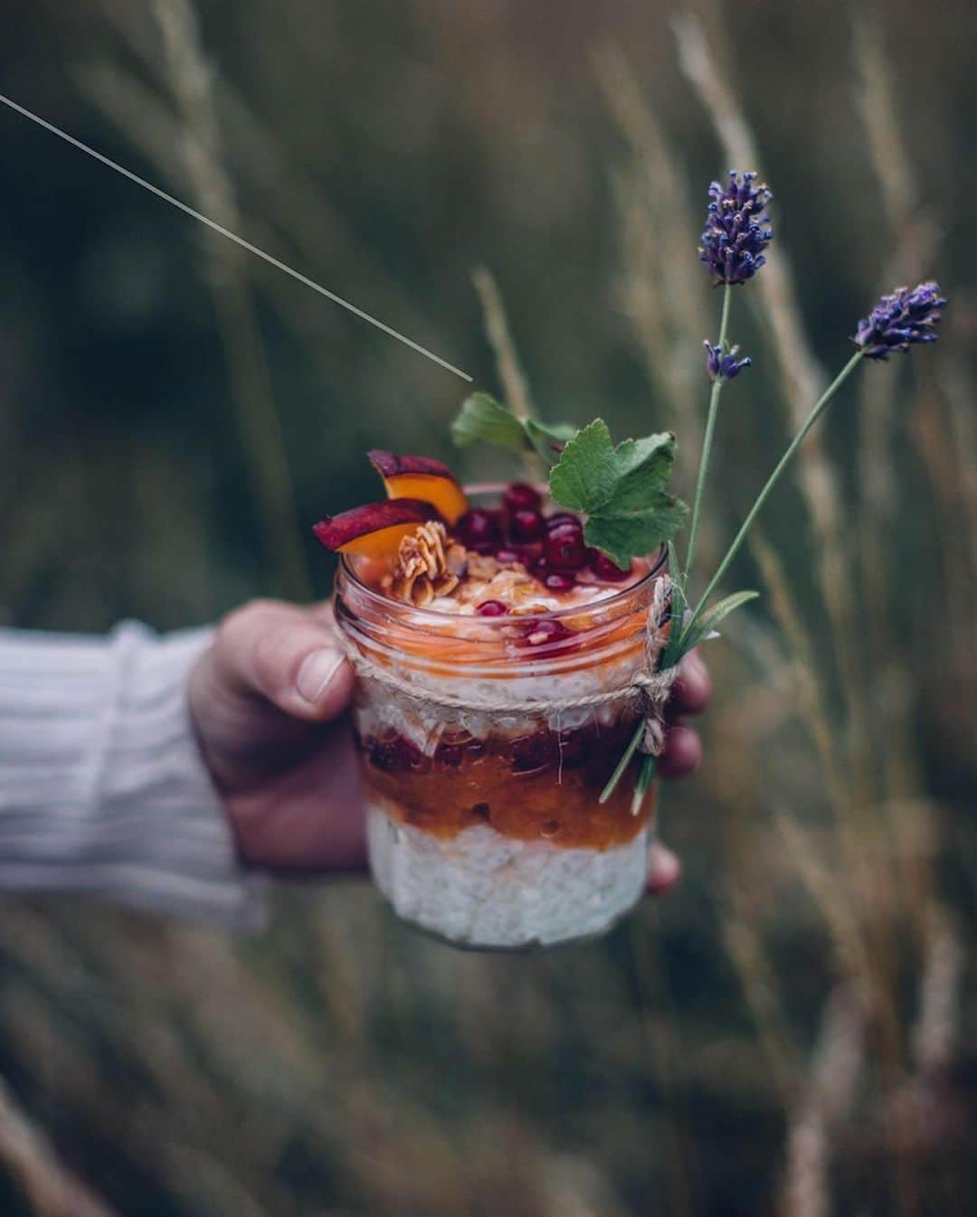 Our Food Storiesさんのインスタグラム写真 - (Our Food StoriesInstagram)「Get the recipe for our favorite homemade peach compote with rice pudding on the blog, link is in profile 🤗 Happy Monday guys! #ourfoodstories  ____ #ourfoodstories_countryside #tablesetting #tabledecor #tablesettings #tablescapes #gatheringslikethese #momentslikethis #morningslikethese #fellowmag #verilymoment #vscoedit #vscofood #foodphotographer #foodstylist #germanfoodblogger #countrysidelife #countrysideliving」7月27日 23時30分 - _foodstories_