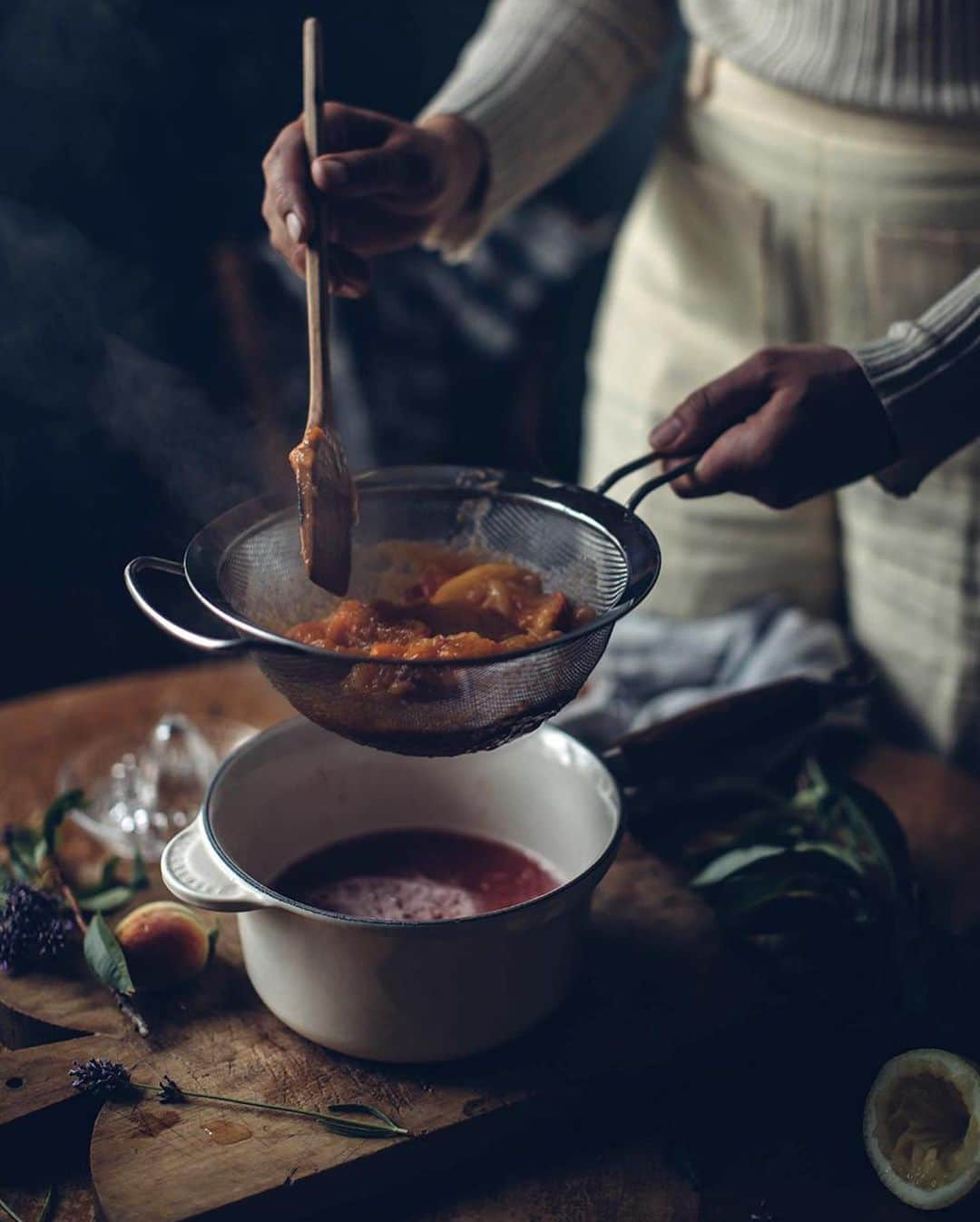 Our Food Storiesさんのインスタグラム写真 - (Our Food StoriesInstagram)「Get the recipe for our favorite homemade peach compote with rice pudding on the blog, link is in profile 🤗 Happy Monday guys! #ourfoodstories  ____ #ourfoodstories_countryside #tablesetting #tabledecor #tablesettings #tablescapes #gatheringslikethese #momentslikethis #morningslikethese #fellowmag #verilymoment #vscoedit #vscofood #foodphotographer #foodstylist #germanfoodblogger #countrysidelife #countrysideliving」7月27日 23時30分 - _foodstories_