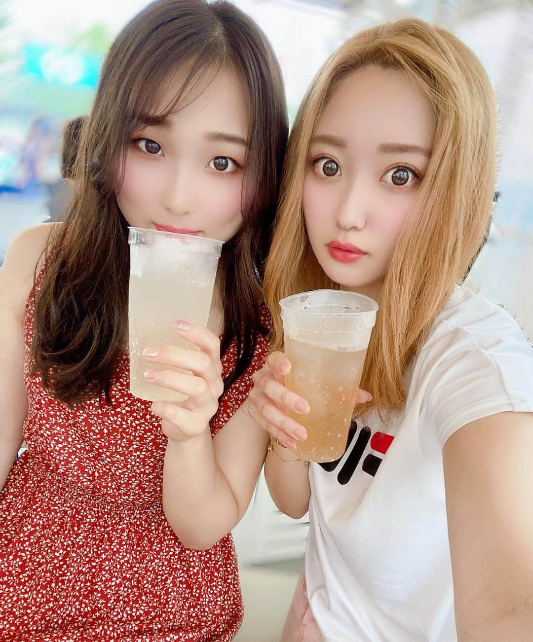 のインスタグラム：「🌈❤️🌈❤️🌈❤️🌈. * BBQ〜っっ😎🍖❤️. 毎年Birthdayお祝い🎂🥂してたから. 今年も出来てよかたぁぁ😭💕💕. 大親友ちゃん、おめでとっっ🎉. ➡︎雨で髪ボッサボサ😭💦. * ⚠️アルコール消毒⚠️. 食事中🍽&写真撮ってる時📷以外は. マスク着用でした｡ﾟ(ﾟ´ω`ﾟ)ﾟ｡. 👭Social distance守って過ごしたよ🌈✨. #bbq #socialdistance #birthday #follow #followｍe #gravura #outdoors #좋아요 #팔로우 #팔로미 #셀카 #셀스타그램 #バーベキュー」
