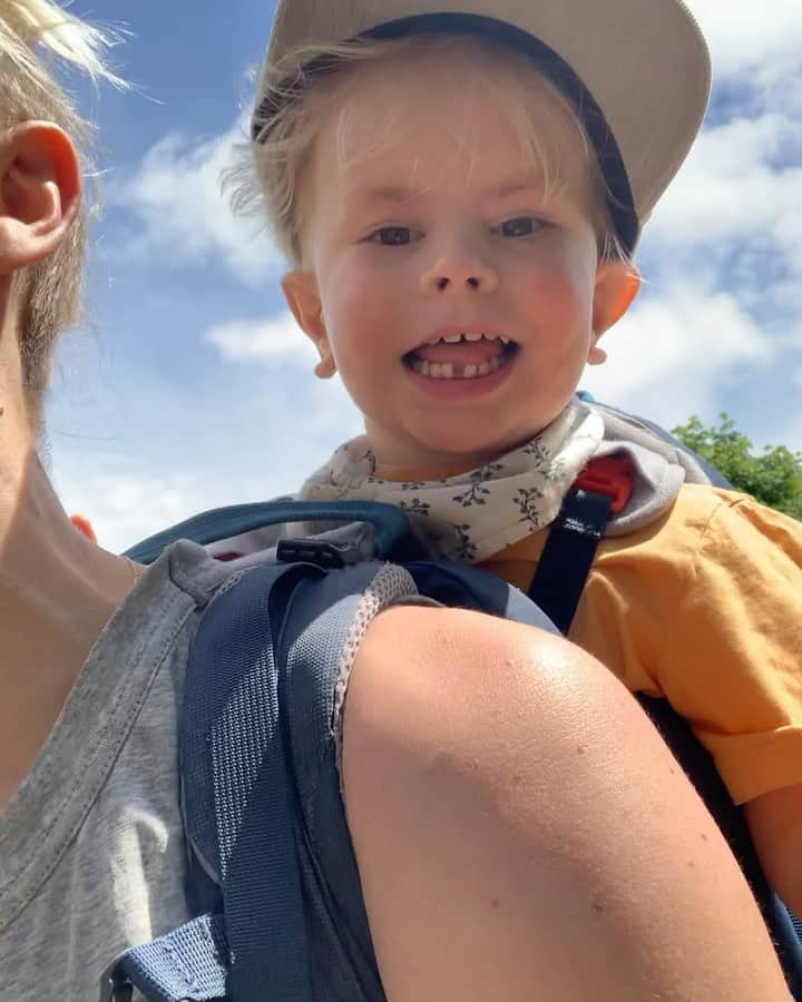 のインスタグラム：「30 years ago yesterday the Americans with Disabilities Act (ADA) was passed with the promise that all people with disabilities would have the same human rights & opportunities as everyone else.  Now, we are 99 days away from an Election, and I have an obligation to Akira (an American citizen), to make sure that the next president of the USA isn’t someone who would publicly & recklessly mock a person with disabilities. Donald Trump is not fit for leadership. I want to ensure my child grows up in a country that is equal for everyone.  PLEASE REGISTER, PLEASE VOTE.  Link in Bio #biden2020  #americandisabilityact #fucktrump #vote」