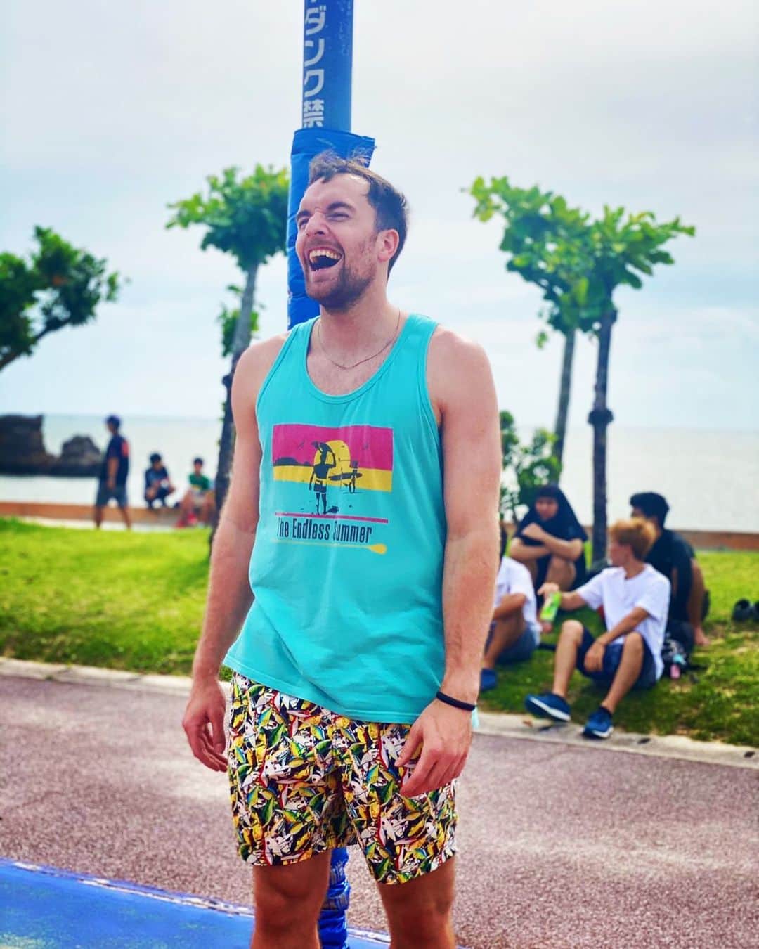 のインスタグラム：「2020 has been different. Whatcha gonna do? Laugh through it😂🤣 #laughteristhebestmedicine #laughterisgoodforthesoul」