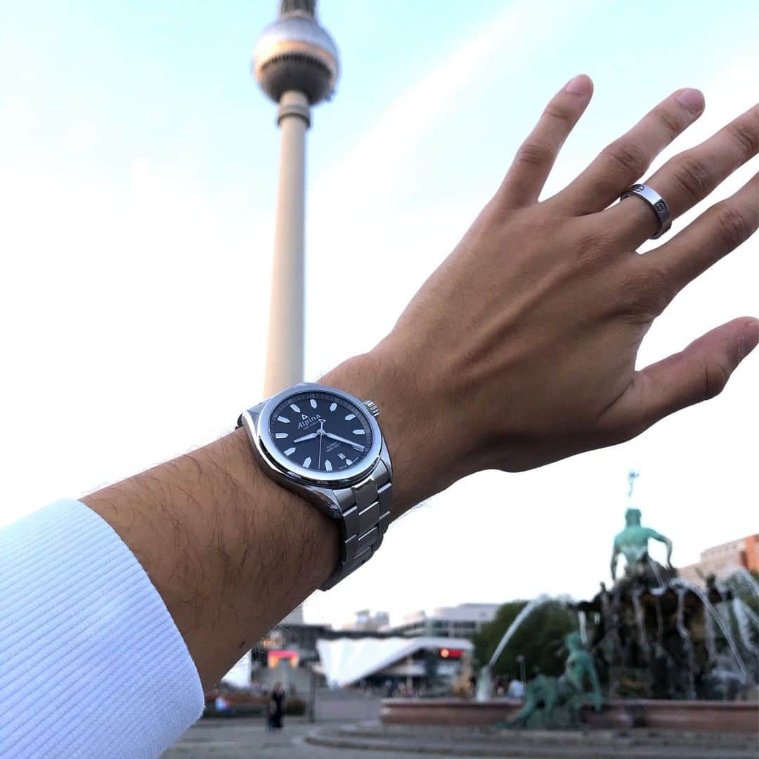 アルピナさんのインスタグラム写真 - (アルピナInstagram)「Say Hello with @liamluca  to the Fernsehturm tower in Berlin !  Check our bio to learn more about our watch. #AlpinaWatches #AlpinerXAlive #ReachYourSummit  . . . #Quartz #AutomaticWatch #GMT #Outdoor #Outdoors #Performance #WaterResistance #watchmania #luxurywatch #wristshot #swissmade #wotd #watchlover #watchuseek #lovewatches #diverwatch #airrace #adventurewatch  #hiking #camping #getoutside #backpacking #roadtrip #optoutside #hike #mountain #exploremore」7月28日 0時00分 - alpinawatches