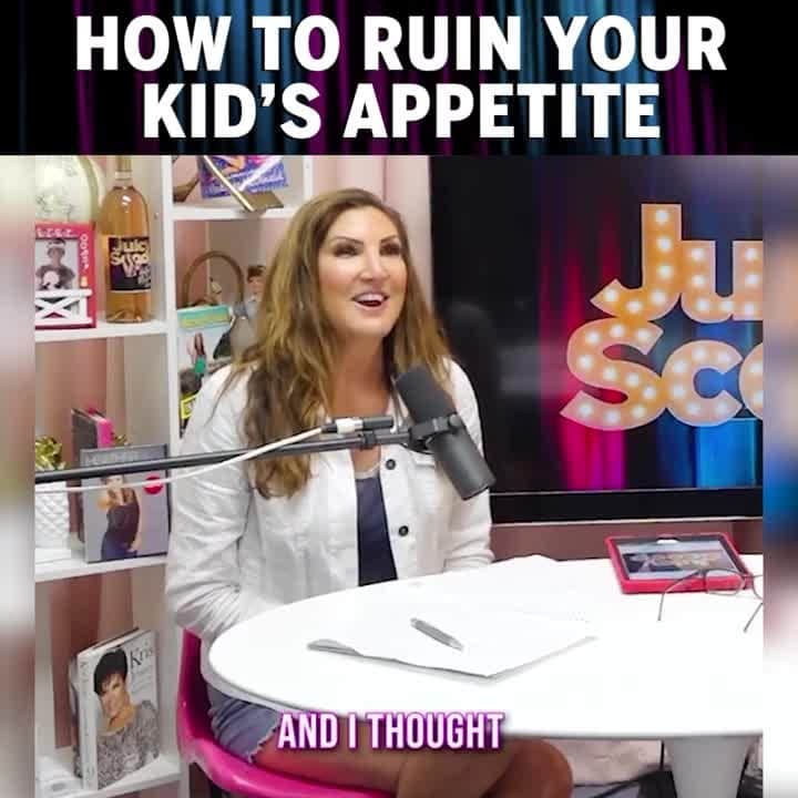 ヘザー・マクドナルドのインスタグラム：「How to ruin your child's appetite 101... ⠀ ⠀ #HeatherMcDonald #JuicyScoop #momproblems #nipslip」