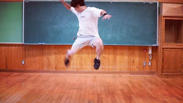 石田太志のインスタグラム：「Sick3 at world Footbag championships 2020. ･ #footbag #taishiishida #soccer #follow #worldchampion #performance #performer #instagramer #hackysack #worldchampionships #school #classroom」