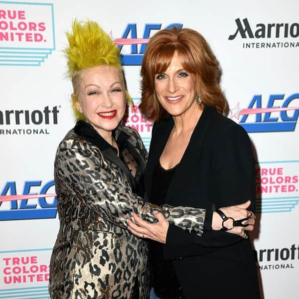 シンディ・ローパーさんのインスタグラム写真 - (シンディ・ローパーInstagram)「Happy Birthday @carolleifer! 🎂💕🥳 🎉」7月28日 0時14分 - cyndilauper