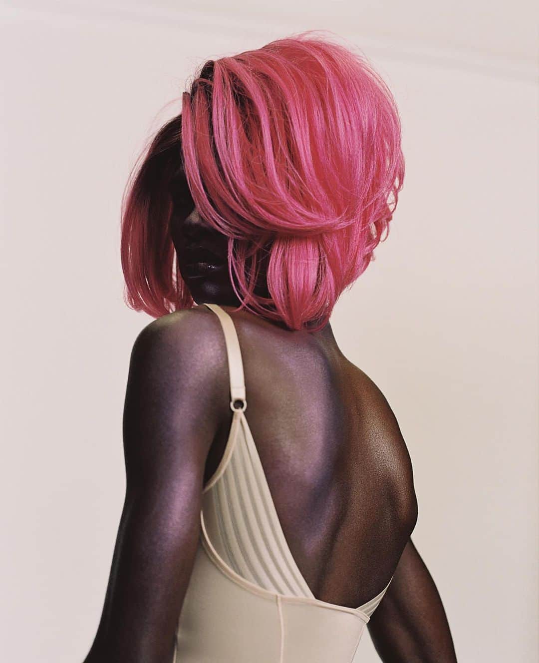 LOVE MAGAZINEさんのインスタグラム写真 - (LOVE MAGAZINEInstagram)「As part of @pam_boy’s manifesto, he commissioned @williamcult to discuss the meaning of Black hair. Ndatira writes, ‘To quote Chris Rock’s ‘Good Hair’ documentary (2009): “The more relaxed your hair is, the more relaxed white people are around you. Nappy makes whites unhappy.”’ He goes on to explain, ‘Black hairstyles can still be discriminated against in the workplace. The US army only allowed braided hair with its uniforms after 2017. From the late ‘80s people started using weaves, a costly and time-consuming process of sewing hair into the scalp. This is a business which generates $90 billion a year. A weave with Brazilian hair can set you back thousands of dollars and take up to four hours in a salon chair. Weaves are also status symbols, like a designer bag of expensive shoes.’  #LOVEDiaries, including @pam_boy and @bior_elliott’s complimentary publication, will hit newsstands on 4th August 🗞  Photographer @campbelladdy Fashion editor, art director and writer @williamcult Hair @vpintomoreira  Make-up @ammydrammeh」7月28日 0時19分 - thelovemagazine