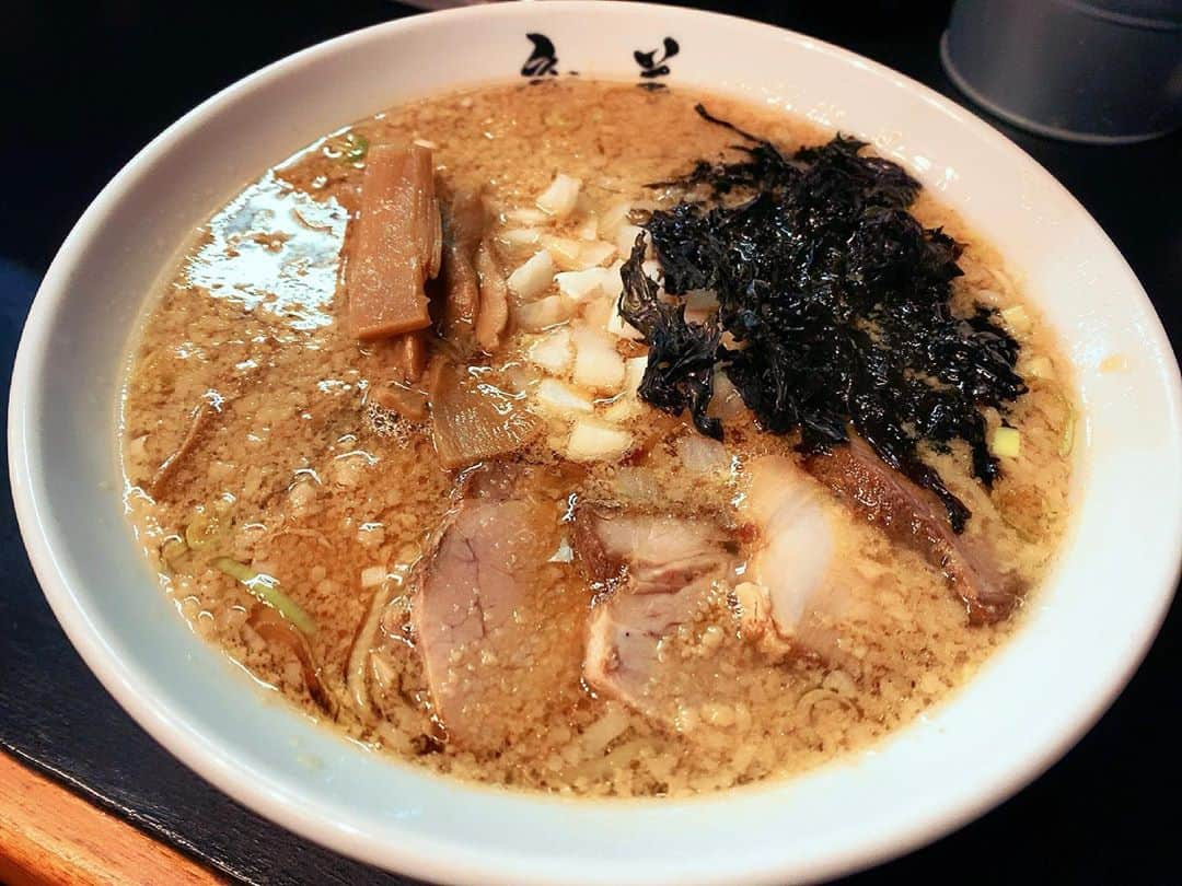 村田綾さんのインスタグラム写真 - (村田綾Instagram)「こんな時間にラーメン食べたいなぁ。  夜中のラーメンは、最高ですよね♡  与野本町駅の高架下にある「らーめん竜美」さん♪ 脂が美味しいのだょ。  東口を出てすぐです！！！  #飯テロ #ラーメン #らーめん竜美 #与野本町駅 #さいたま観光大使」7月28日 0時28分 - murata_aya_official