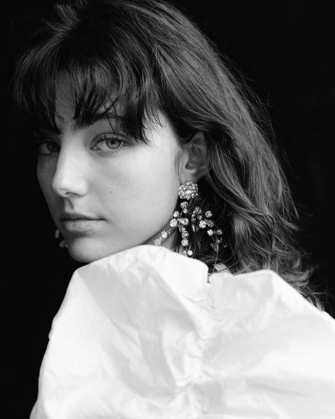 Amelia Zadroのインスタグラム：「challenge accepted  @tamburic 🖤  📸 @ashton.hf」