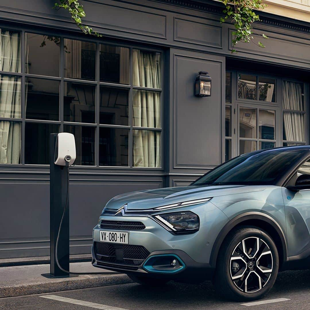 Citroënさんのインスタグラム写真 - (CitroënInstagram)「Opën the way! New Citroën ë-C4 - 100% ëlectric, the electric car that combines comfort and connectivity thanks to its Citroën Smart Pad Support ⚡️💛 Also available in petrol or Diesel. #ËlectricForAll #InspirëdByYouAll #New #Citroen #Car #Elegance #Design #Fashion #Comfort #Electric #Instacar #Carsofinstagram #Auto」7月28日 1時05分 - citroen