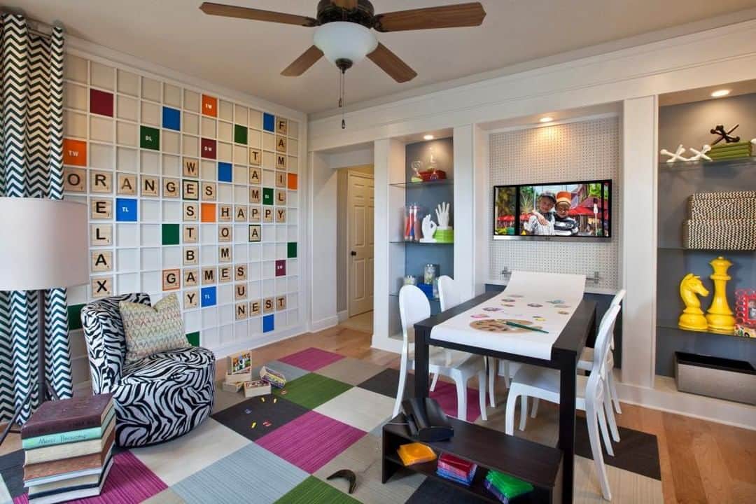 HGTVさんのインスタグラム写真 - (HGTVInstagram)「When creating a workspace for kids, it’s important to make it just as fun as it is functional. 📝 We found 20 kid-friendly play/work spaces to inspire you. 🤩 You'll find them all at the link in our profile. 🔝⁠ ⁠ #homework #workplay #kidoffice #homeschool #virtuallearning」7月28日 1時01分 - hgtv