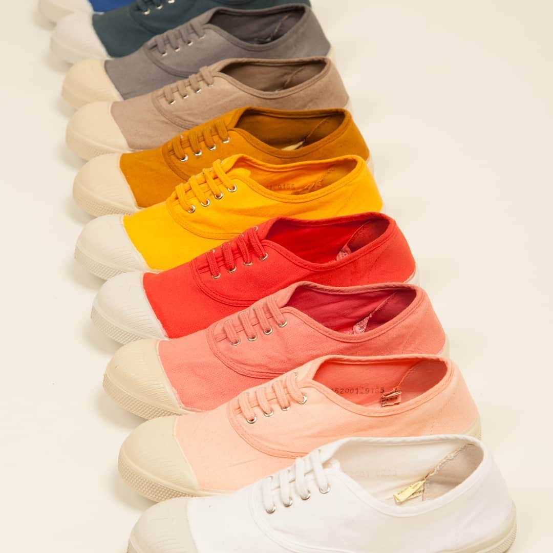 ベンシモンのインスタグラム：「Arc-en-ciel de tennis 🌈  ​Et vous, quelle est votre couleur préférée cette année ? 😊 ​❣️ On adore voir vos collections de nos tennis iconiques sur Instagram, pensez à nous identifier, nous partageons vos plus belles photos ! 💛🧡❤️ ​🇬🇧 Tennis Rainbow 🌈  What is your favourite colour this year? 😊 ❣️ We love to see your tennis collections on Instagram, remember to identify us we share your most beautiful photos! 💛🧡❤️ ​#bensimon #tennisbensimon #bensimontennis #tennis #summer」