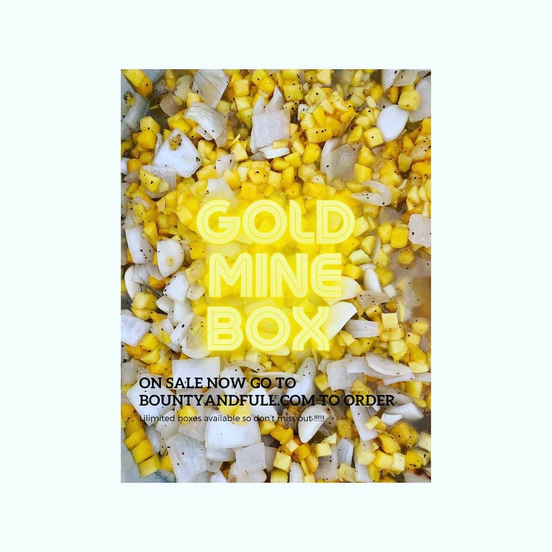 ケリスのインスタグラム：「GOLD MINE BOXES ARE NOW LIVE ON BOUNTYANDFULL.COM SITE . They are limited so make sure you grab yours . This box is bbq inspired but you don’t have to only use it on the grill . The spices and rubs work amazing in a pan or oven too ! Your gonna love this box ! #spice #rub #goldmine #delicious  #cheflife #farmlife #farmfresh #madewithlove #quarentine #sale #bipoc #buyblack」