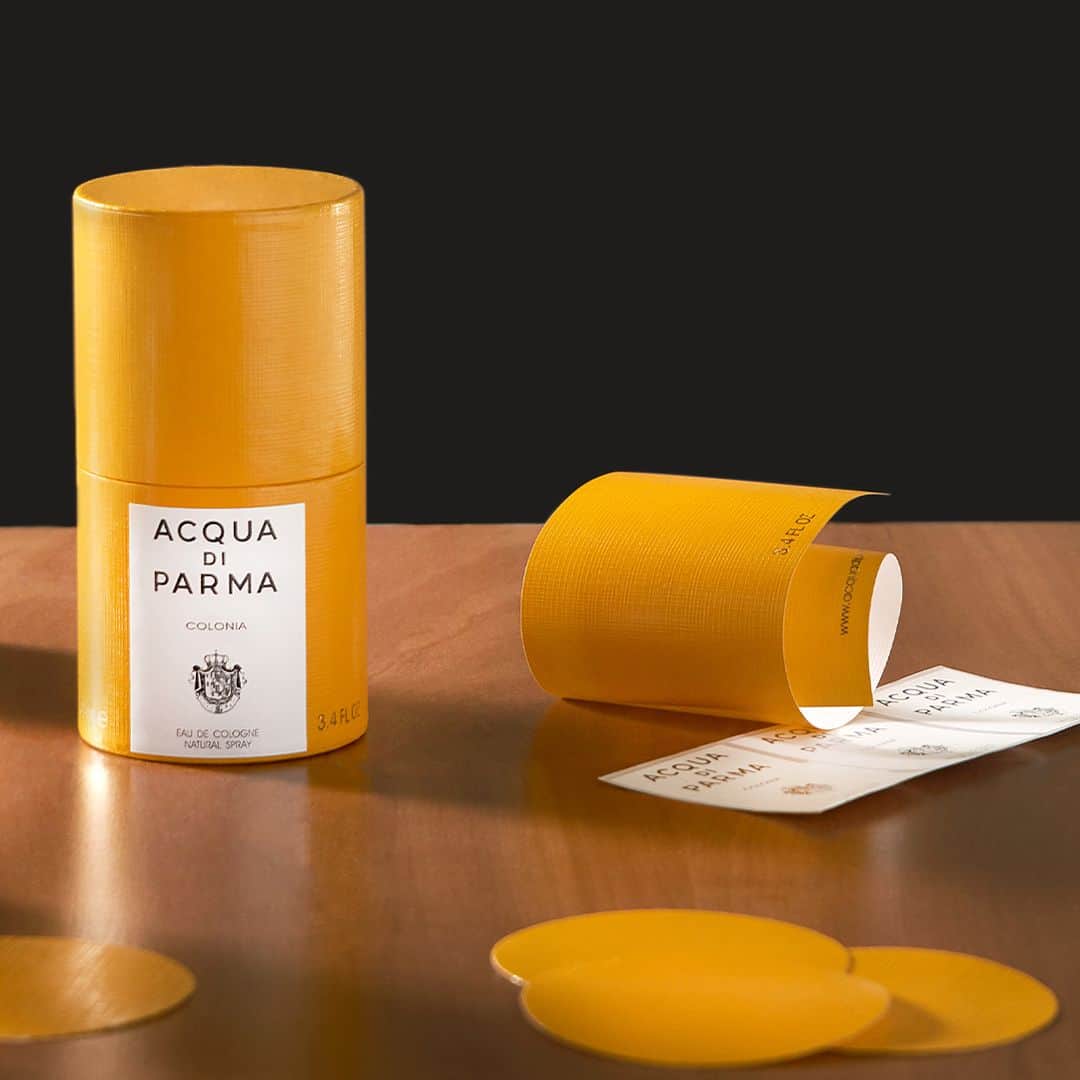 のインスタグラム：「Made and guided by hand, each hat box is a symbol of our artisanal excellence proudly sealed with Acqua di Parma's yellow embossed paper.」