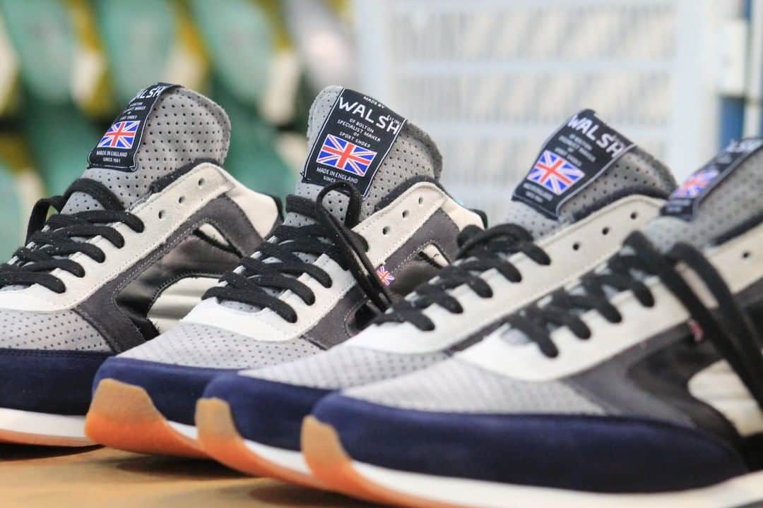 ウォルシュのインスタグラム：「Our Javelin Navy are in the Summer Sale 👀 . . . #normanwalshuk #normanwalsh #britishmanufacturing #madeinbritain #ukmfg #shoes #footwear #sneakers」