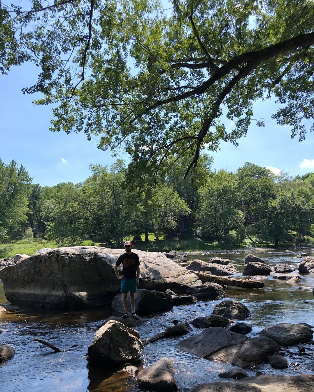 ベイカー恵利沙さんのインスタグラム写真 - (ベイカー恵利沙Instagram)「Perfect summer day 🎐 アップステートで生活して3ヶ月🌽 これまでしたことがなかった、 川や池で泳ぐことが新しい日常になった🦋」7月28日 11時36分 - bakerelisa