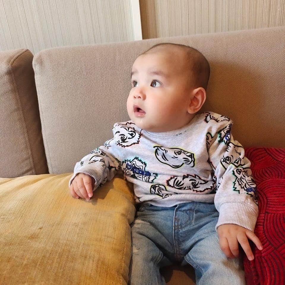 Vicky Shuさんのインスタグラム写真 - (Vicky ShuInstagram)「Hi GUIN!!  #guinandra5month Difotoin yuma @faiza_aljufri  Sweaternya dari bunda @natashayudhasoka」7月28日 11時37分 - vickyshu