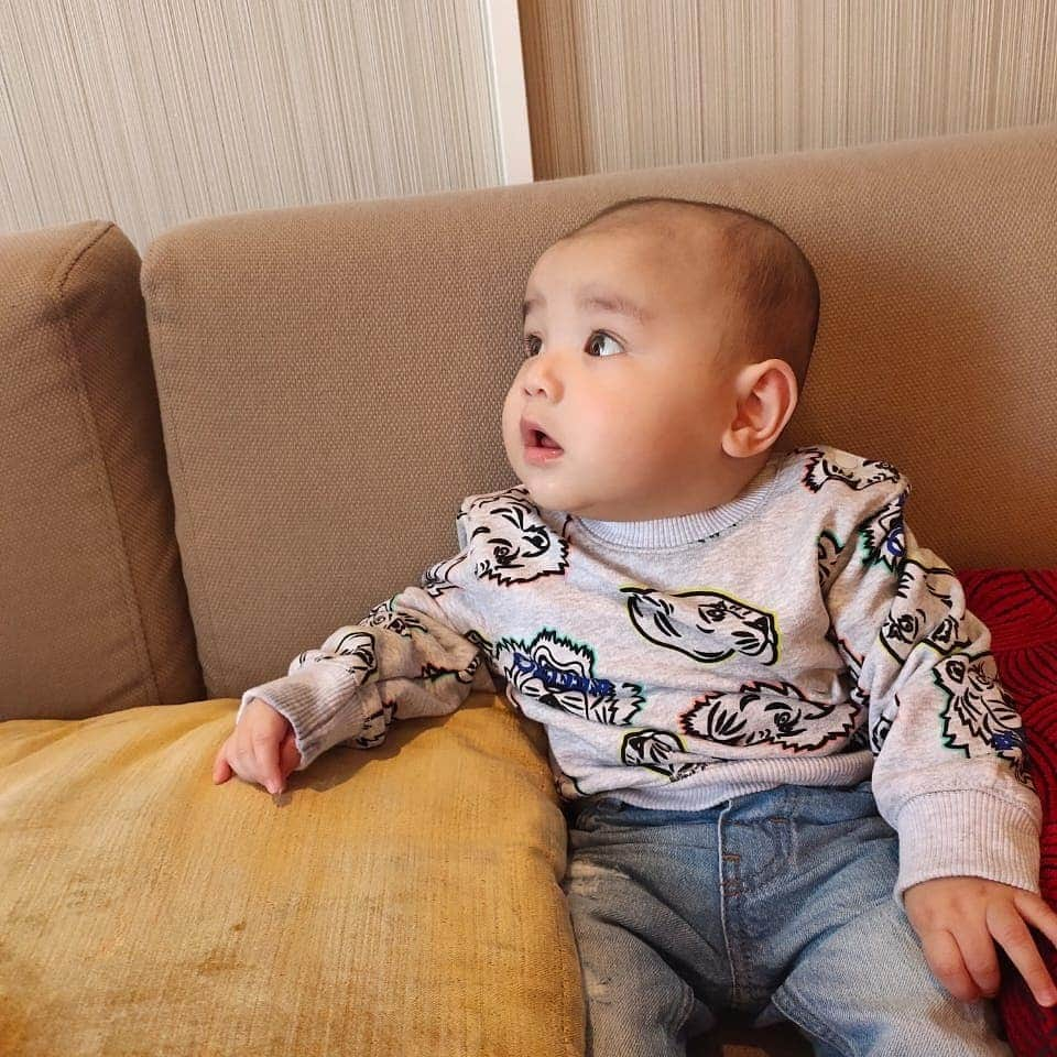 Vicky Shuさんのインスタグラム写真 - (Vicky ShuInstagram)「Hi GUIN!!  #guinandra5month Difotoin yuma @faiza_aljufri  Sweaternya dari bunda @natashayudhasoka」7月28日 11時37分 - vickyshu