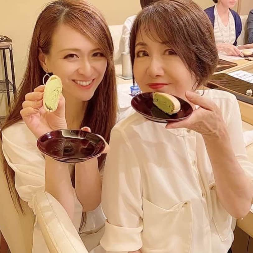 奈美悦子さんのインスタグラム写真 - (奈美悦子Instagram)「後楽寿司やす秀で美味しくて楽しい時間！#寿司#四谷 #後楽寿司やす秀 #美味しい#貸し切り#楽しい時間 #お寿司好き」7月28日 11時44分 - nami.etsuko