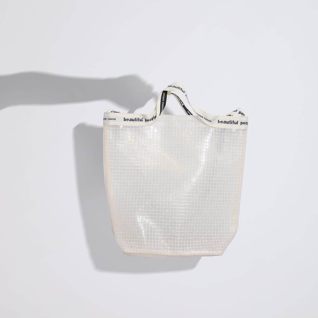 ビューティフルピープルさんのインスタグラム写真 - (ビューティフルピープルInstagram)「【RESTOCK】plaid vinyl logo tape shoulder bag ⁠⠀ #クラフトマンシップ⠀⠀⠀⁠⠀ #craftsmanship #uniqueness⠀⠀⠀⁠⠀ #bpはとにかく素材が凄い #PVC #建築資材#beautifulpeople #ビューティフルピープル #bp⠀#ユニークネス⠀#トートバッグ #トート #雨の日バッグ」7月28日 11時58分 - beautifulpeople_officialsite