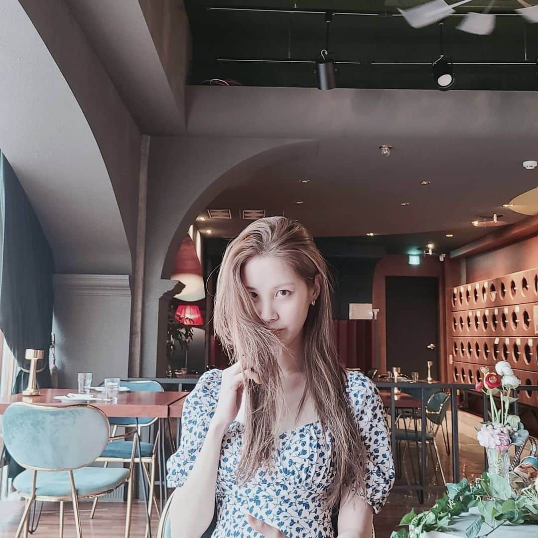 ソヒョンさんのインスタグラム写真 - (ソヒョンInstagram)「Who fancies a nice cup of tea with me?☕」7月28日 12時05分 - seojuhyun_s