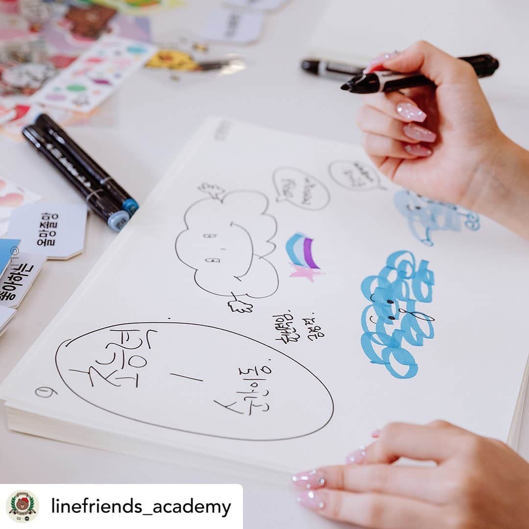 LINE FRIENDSさんのインスタグラム写真 - (LINE FRIENDSInstagram)「Posted @withregram • @linefriends_academy Intense pen-to-paper action taking place. 👀 ⠀ #ITZY #LINEFRIENDS #Yeji #Lia #Ryujin #Chaeryeong #Yuna #BROWN #MIDZY #CreativeAcademy」7月28日 12時05分 - linefriends