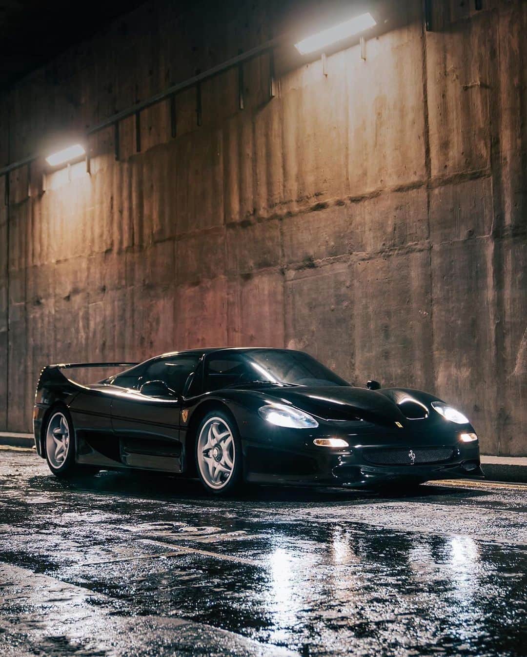 CARLiFESTYLEさんのインスタグラム写真 - (CARLiFESTYLEInstagram)「The Nero Ferrari F50. 👍🏽or👎🏽? Photo by @alexpenfold #carlifestyle」7月28日 12時11分 - carlifestyle
