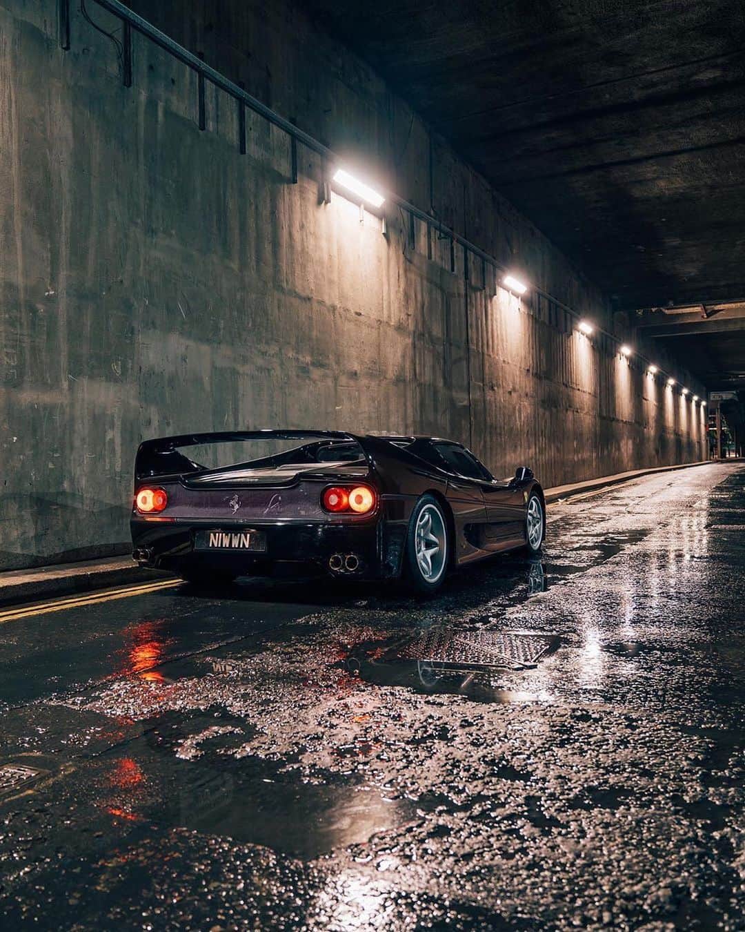 CARLiFESTYLEさんのインスタグラム写真 - (CARLiFESTYLEInstagram)「The Nero Ferrari F50. 👍🏽or👎🏽? Photo by @alexpenfold #carlifestyle」7月28日 12時11分 - carlifestyle