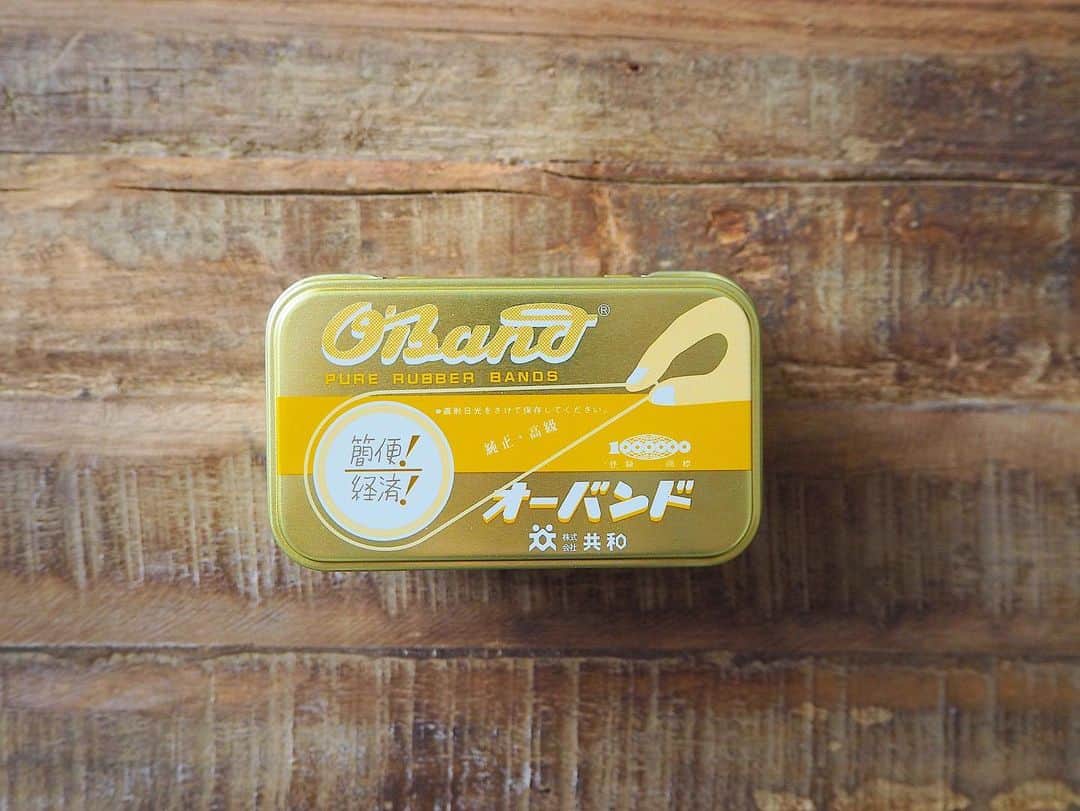 菅未里（文具ソムリエール）さんのインスタグラム写真 - (菅未里（文具ソムリエール）Instagram)「オーバンドのゴールド缶👀 カラフルな輪ゴムは仕分けに便利！ ゴールド缶もかわいい。  #オーバンド　#輪ゴム　#rubberband」7月28日 12時12分 - kanmisato