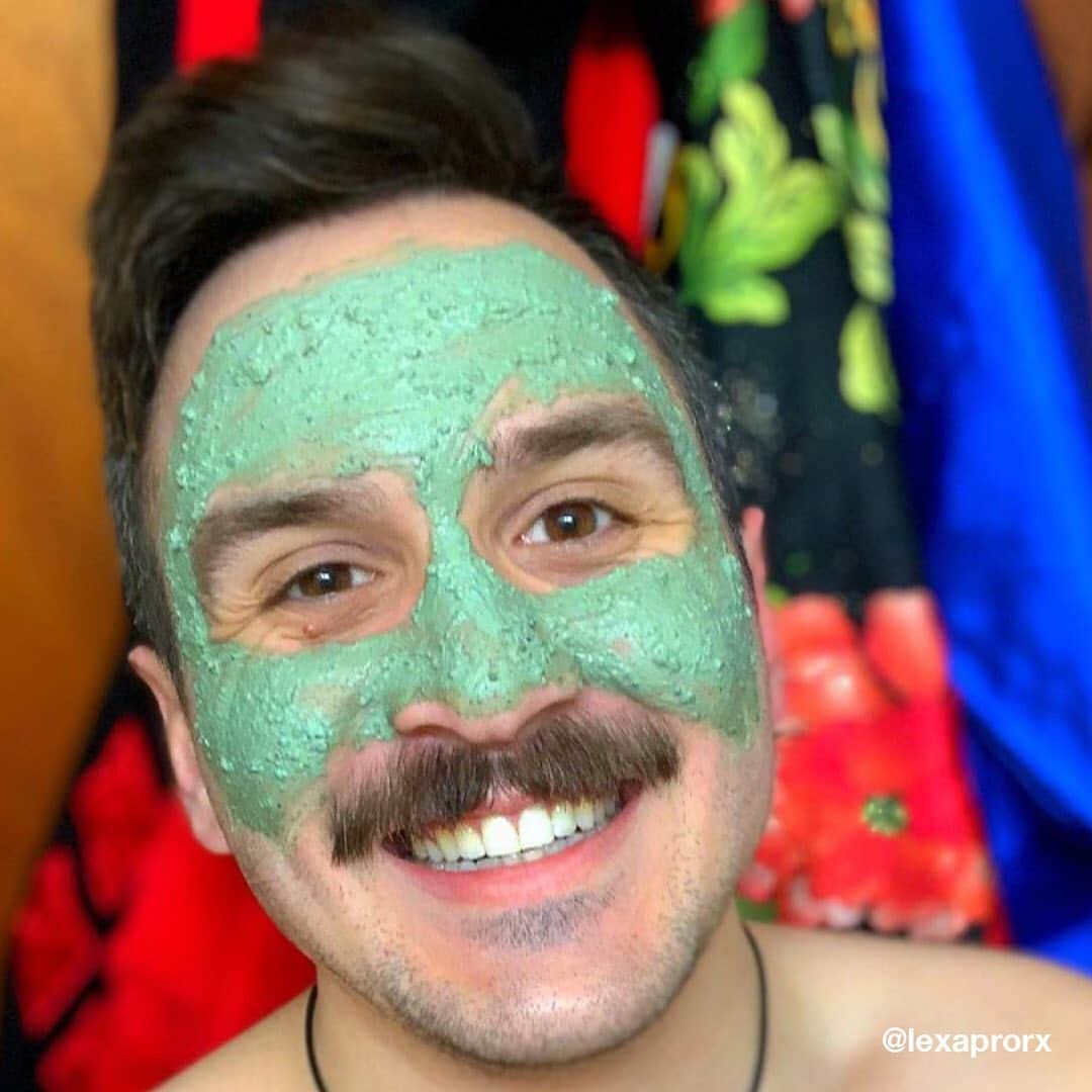 LUSH Cosmeticsさんのインスタグラム写真 - (LUSH CosmeticsInstagram)「Celebrate the power of the mask!⁠⠀ ⁠⠀ Show us your face mask selfies (cloth or clay), to answer the call "I wear my mask because ________". Post your photo on your Instagram account, tag us @lushcosmetics and use the hashtag #NationalFaceMaskDay. You’ll be entered to win a $500 USD Lush gift card and a one-on-one private virtual consultation with our brand and product expert, Erica Vega.⁠⠀ Click our link in bio for full terms and conditions... and happy masking!⁠⠀ ⁠⠀ Note: This contest is only applicable to residents of Canada & the USA, excluding Quebec, Puerto Rico, Virgin Islands and Guam.⁠ Contest starts today July 27th, and will accept photo entries until August 11th. Winner will be selected at random and messaged via the Lush Cosmetics North America Instagram account on August 12th. This contest is not affiliated with Instagram.」7月28日 3時54分 - lushcosmetics