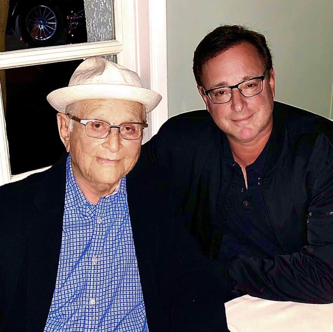 ボブ・サゲットのインスタグラム：「‪Wishing my dear friend @thenormanlear a Happy and Healthy 98th Birthday! He is a gift to all who have the good fortune to know and love him. Norman is a genius who changed television and more significantly, lives. Love you so much Norman. Happy Birthday. ‬」