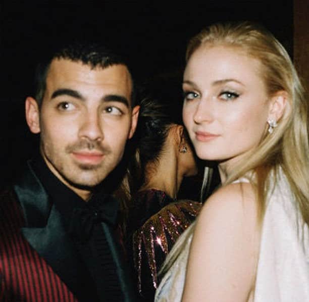 Vogueさんのインスタグラム写真 - (VogueInstagram)「Congratulations, @sophiet and @joejonas! The couple has welcomed a new baby. Tap the link in our bio for all the details. Photographed by @mehdilacoste_」7月28日 5時00分 - voguemagazine