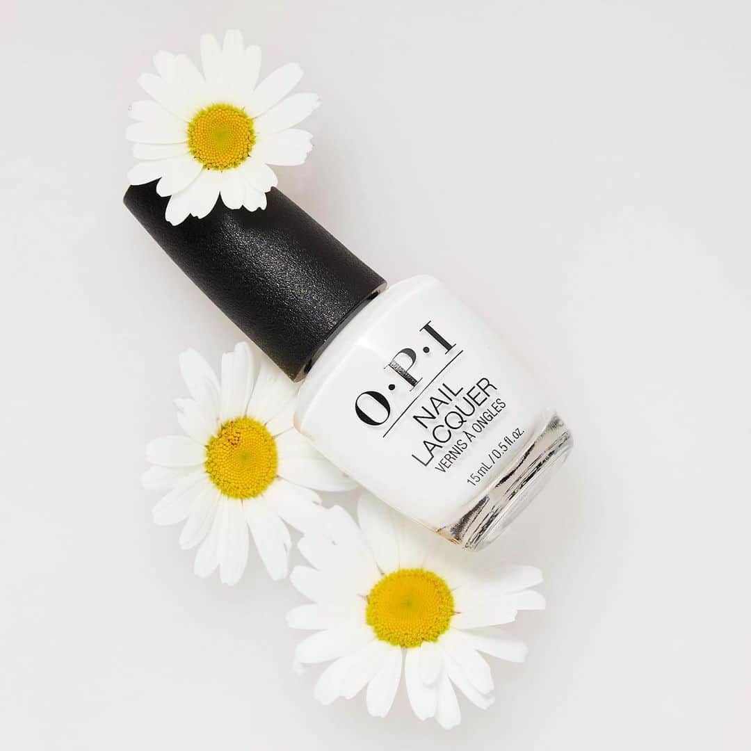 OPIさんのインスタグラム写真 - (OPIInstagram)「All the bright and soft qualities of the color white in one little bottle of goodness. Feel the calming attributes of #AlpineSnow, a classic lacquer that we are #OPIObsessed over!   #ColorIsTheAnswer #HealingRainbow #OPINailLacquer #WhiteNails #NeutralNails #SummerNails #ModernNails #WhitePolish #ManiMantra #WeddingNails #BridalNails」7月28日 5時09分 - opi