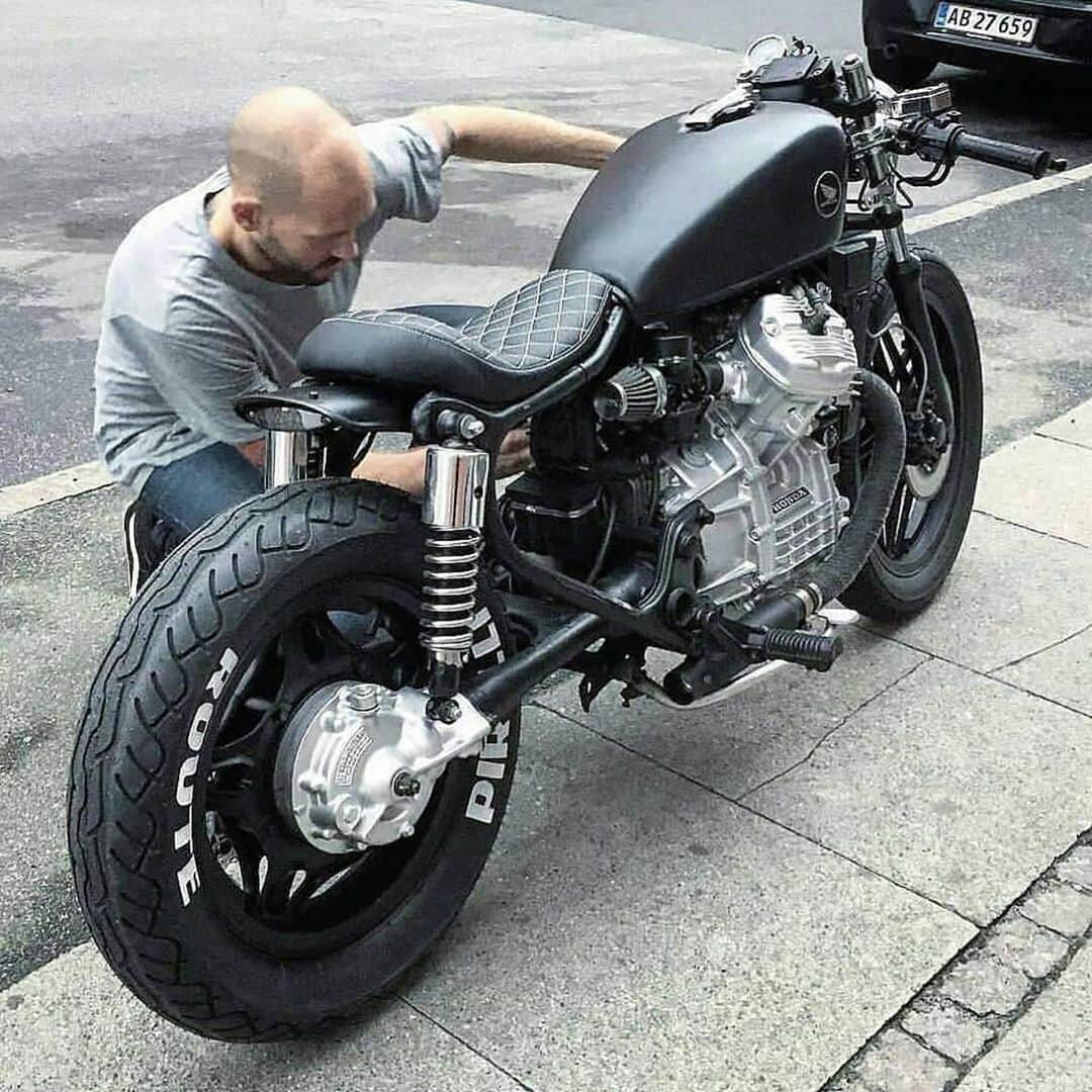epidemic_motorsさんのインスタグラム写真 - (epidemic_motorsInstagram)「@kristianbech and his Honda CX500  #motorcycle  #bike  #custom  #ride  #epidemicmotors #epidemic_motors #ride_like_hell  #instamoto #stocksucks #artist #builtnotbought  #miami #saint_motors #saintmotors #kustom  #kulture  #caferacer  #bratstyle  #musicians #texas #motos #filmmaker #filmmaking #movie #dj #producer #writer #art #カフェレーサー」7月28日 5時04分 - epidemic_motors