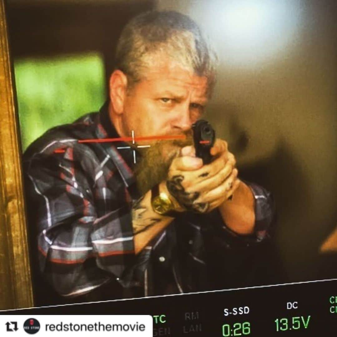 マイケル・カドリッツさんのインスタグラム写真 - (マイケル・カドリッツInstagram)「Did a thing ....... #Redstone @redstonethemovie @neal_mcdonough @dominicscottkay 👊👊」7月28日 5時23分 - cudlitz