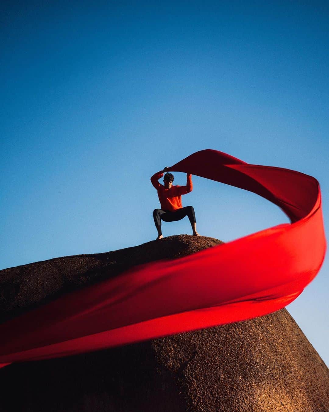 Chay Suedeのインスタグラム：「@gqbrasil @gleesonpaulino @suyane_ynaya @figartur @mirror.age」