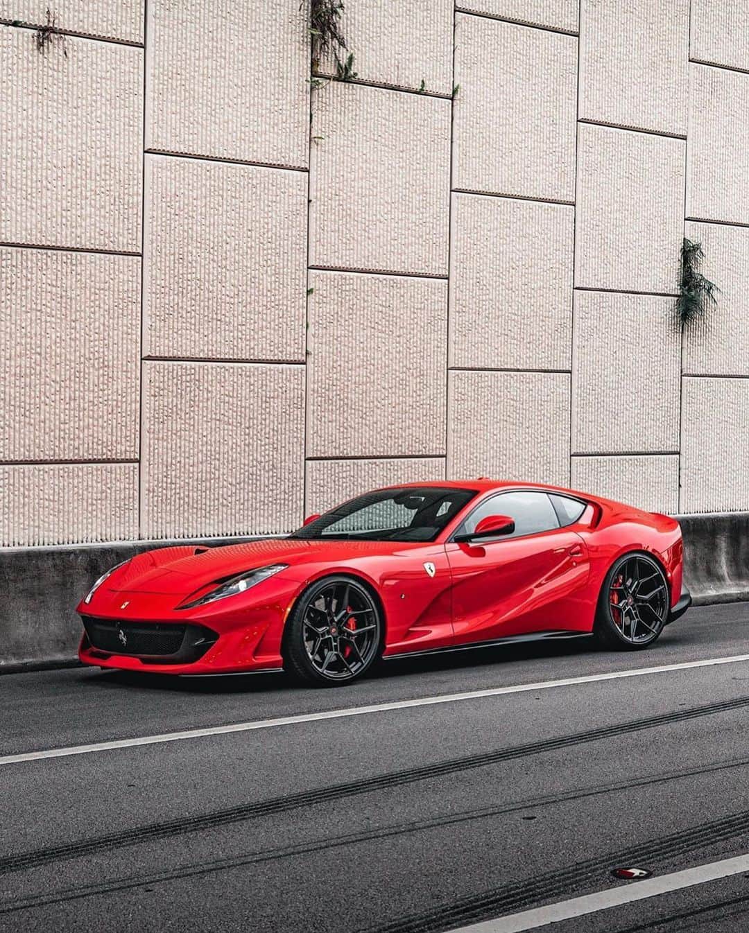 CarsWithoutLimitsさんのインスタグラム写真 - (CarsWithoutLimitsInstagram)「Rolling #812SuperFast Photos @kfletchphotography  @miami_coto  #carswithoutlimits #ferrari」7月28日 6時51分 - carswithoutlimits