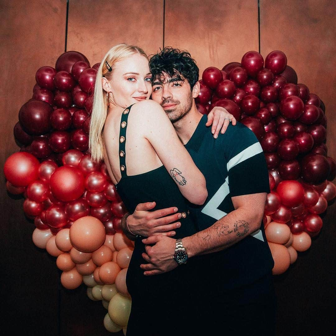 Teen Vogueさんのインスタグラム写真 - (Teen VogueInstagram)「Joe Jonas and Sophie Turner just welcomed their first child! And the new baby's name is extremely cute 🥺💕 Find out more at the link in bio.」7月28日 7時00分 - teenvogue