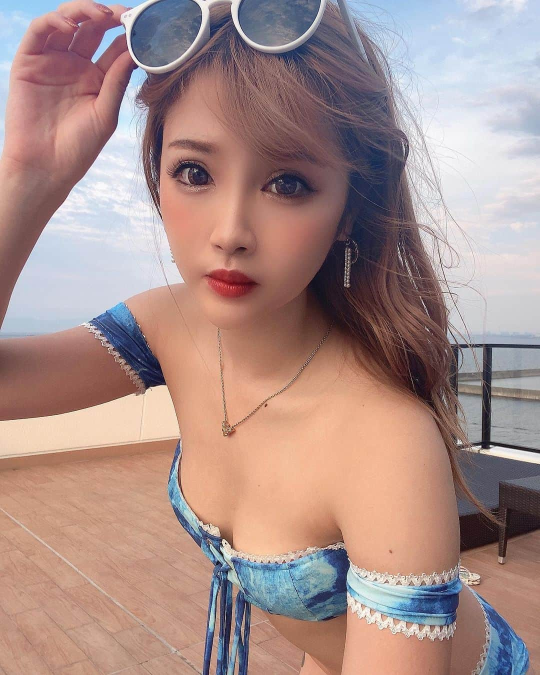 秋元帆華(ほのちゃむ)さんのインスタグラム写真 - (秋元帆華(ほのちゃむ)Instagram)「貧乳好き集まれ^^  #水着 #ビキニ #芦屋 #貧乳 #水色向上委員会 #blue #gal #ジャグジー #テラス #旅行好き女子 #旅行好きな人と繋がりたい #名古屋 #錦3 #プリティーウーマン #ダンサー #ショータイム #キャバ嬢 #キャバクラ #ホステス #キャバ嬢の休日 #六本木 #銀座 #歌舞伎 #ミナミ #北新地 #すすきの #中洲 #instalike #instagram #instagood」7月28日 7時02分 - pw9.12