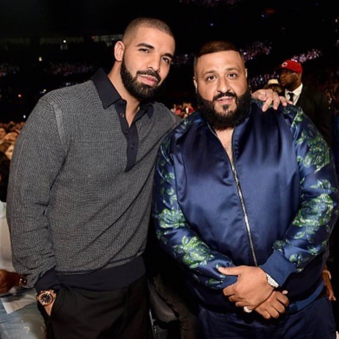 DJキャレドさんのインスタグラム写真 - (DJキャレドInstagram)「ITS THE BILLBOARD BOYZ !  #POPSTAR ⭐️ #GREECE 🇬🇷 @djkhaled @champagnepapi  @billboard #WETHEBEST #OVO  @wethebestmusic 🦉🔑🔑🌎」7月28日 7時02分 - djkhaled