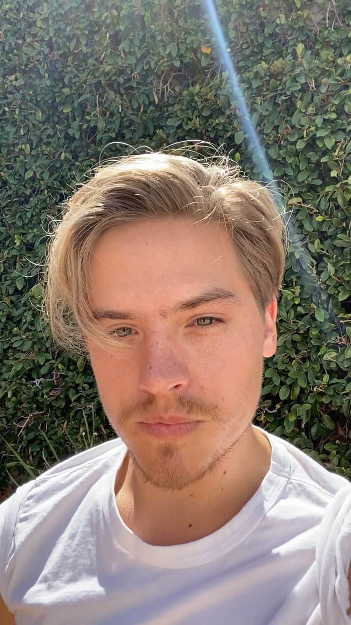 ディラン・スプラウスのインスタグラム：「It’s now official. We have finished the entire first issue of Suneater and it will be shipping to everyone this week so I wanted to use this opportunity to thank you all very much for your support. If this is your first time hearing about this, it’s my first ever written tale and it’s personal story in comic book form with @heavymetal and @digastudios . If you guys want to check it out I’ll keep the link in my profile and thank you all so much again. Can’t wait for you to read it!」