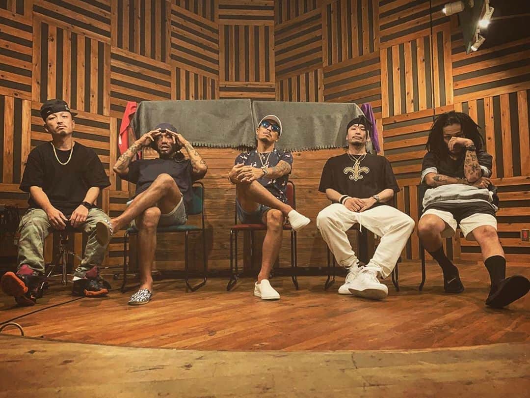 K-YOのインスタグラム：「C.K.G.L.K🎬 #Repost @djgo_730 ・・・ 本日のアルバムレコーディング🖥🎤 ①feat.K-YO,Mr.Low-D ②feat.GAYA-K,K-YO,CHO-CO みんなありがとう🙏🏽💯 まだまだ続く💪🏽🔥🔥🔥 #DJGO #GAYA_K #K_YO #MrLow_D #CHO_CO #RIDERECORDZ」
