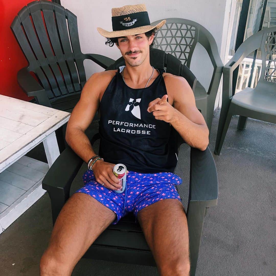 Steven Kellyのインスタグラム：「Come have a drink w/ me🤷🏻‍♂️」