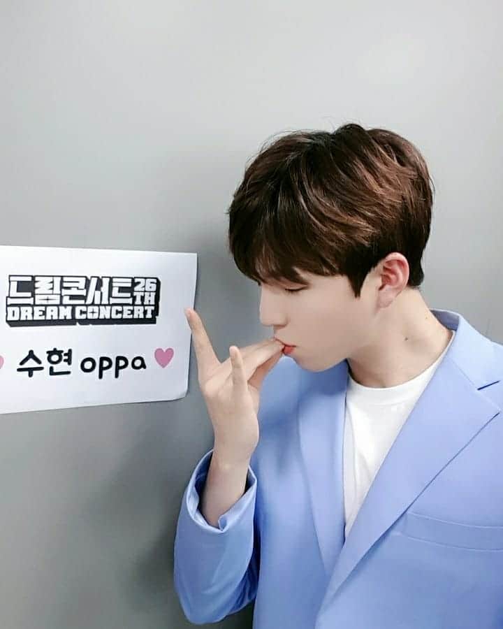 U-KISS（ユーキス）のインスタグラム：「[#수현] 오랜만에 보는 진행이었는데도 많이 응원해주셔서 감사해요❤💋🤟  #유키스 #UKISS #SOOHYUN  #드림콘서트 #수현oppa」