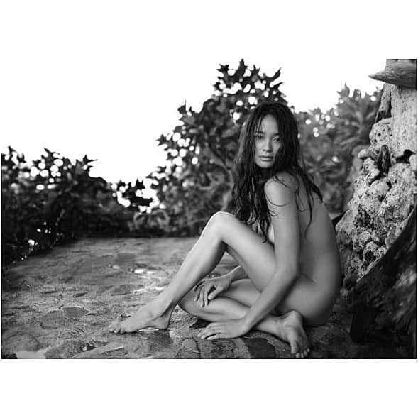 ジェラ・マリアーノのインスタグラム：「#ChallengeAccepted @vanessag1515 @iamjessicagomes @ladyzah 〰️ To all the beautiful women I’m blessed to have in my life, & to all of you, I send you love, honor & strength in these trying times, now & forever🙏🏽💓✨」