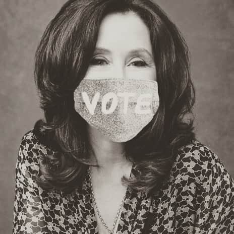 メアリー・マクドネルのインスタグラム：「#ChallengeAccepted #Women @oliviajanemusic @anndreazoe @jscurrier @robindod @mooniefish @sofgrissom ❤️ each and every day you continue to inspire  #TheMiracleOfWomen. #TheMiracleOfLove」