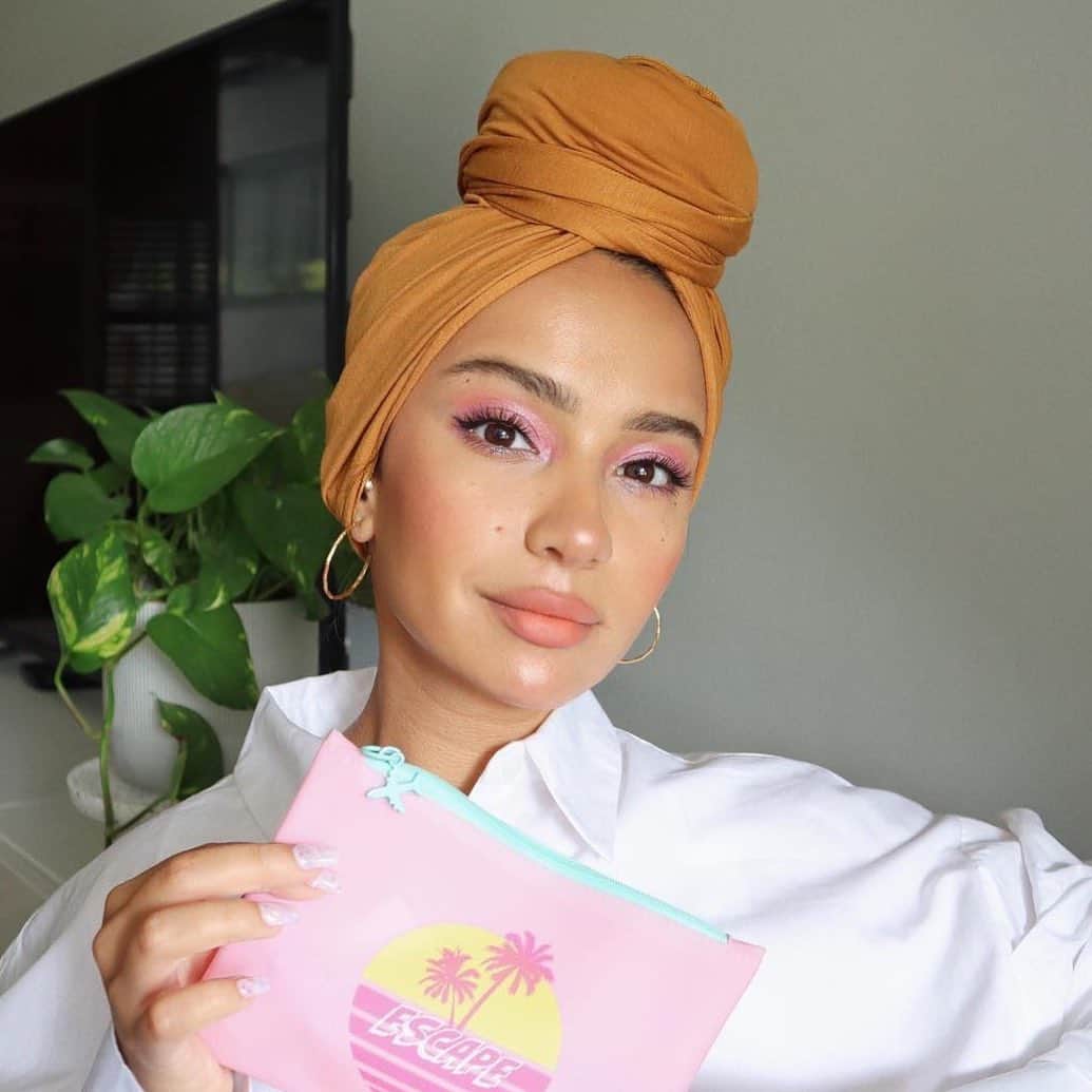 ipsyさんのインスタグラム写真 - (ipsyInstagram)「Apricot + peachy pink makeup is our ultimate summer color combo. Leave a 🧡 if you love it, and follow @indoanisa for more bright beauty inspo.  #IPSY #IPSYTakeABreak」7月28日 8時49分 - ipsy