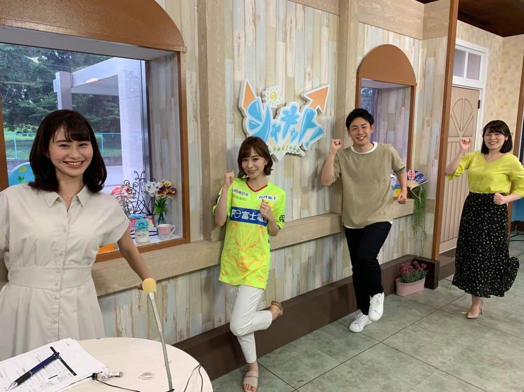 黒澤詩音のインスタグラム：「﻿ #チバテレ #tvk #テレ玉﻿ をご覧の皆様☀️﻿ ﻿ 『  #シャキット！』﻿ ﻿ 以前レギュラーだった番組へ﻿ #WINBYALL MCとしてゲスト出演させていただきました☀️﻿ ﻿ 4年ぶりに大好きな番組に出演出来て﻿ たのしかったです⚽️！﻿ ﻿ また、先週放送のWINBYALLでは、新加入のチャンミンギュ選手のインタビューに新コーナーなど﻿ 盛り沢山な内容でお送りしました！﻿ ﻿ 次回もお楽しみに🌸﻿ ﻿ ﻿ #サッカー　#jleague #Jリーグ  #ジェフユナイテッド市原千葉 #ジェフ千葉 #チバテレビ﻿  #千葉テレビ」
