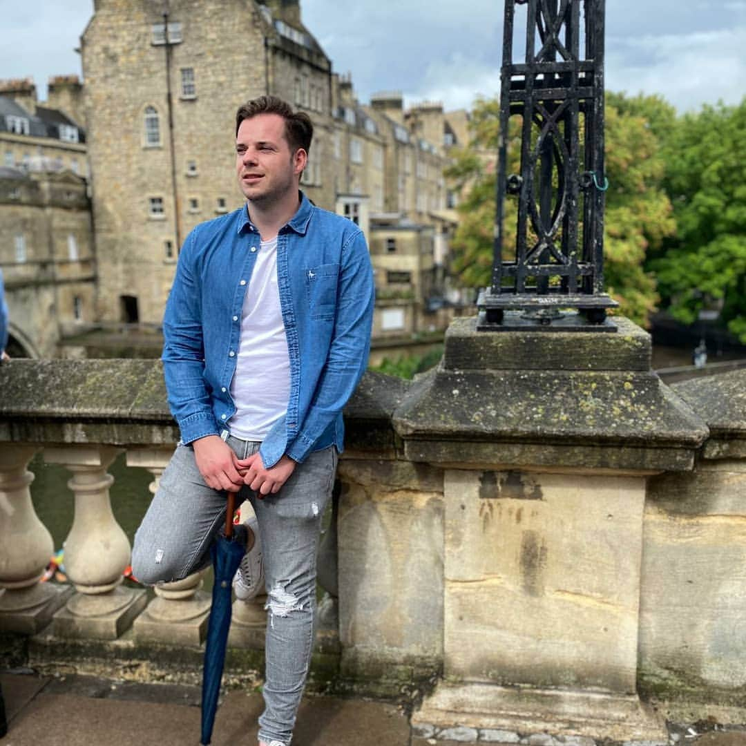 バスさんのインスタグラム写真 - (バスInstagram)「Its been a long time since we can enjoy traveling and nice weekend trips because of the virus. 🙄  But, last weekend I enjoyed a lovely stay in Bath 🇬🇧 with my family. 😄  I enjoyed walking the around (probably) the most beautiful city in England and I can't wait to go back again next year! 🤗  #bath #somerset #cotswolds #england #uk  #travelphotography #travelblog #travelgram #photooftheday #photoftheday #photography #photo #romans #romanbaths #Familytime #familygoals」7月28日 9時02分 - basheemskerk_89