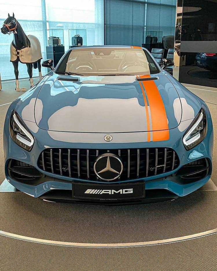 Kik:SoLeimanRTさんのインスタグラム写真 - (Kik:SoLeimanRTInstagram)「@mr.benz63 REVEAL.  A few of you guessed it right yesterday: this is the AMG GTC Roadster which is showcased at the Center of Excellence right now ☝🏼 How do you guys like this color combination? 🤔 ___________________________ Mercedes AMG GTC Cabriolet supported by Mercedes Benz Center of Excellence」7月28日 9時12分 - carinstagram