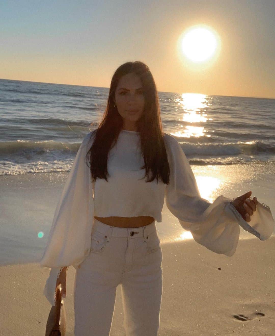 Marianna Hewittのインスタグラム：「my favorite time of day 🌅」